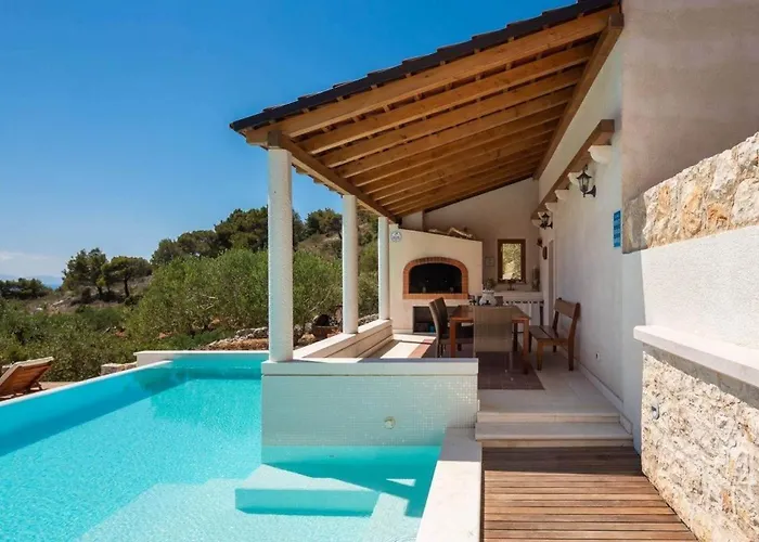 Dom wakacyjny House With A Swimming Pool Sveta Nedilja, Hvar - 22136 Jelsa (Hvar)