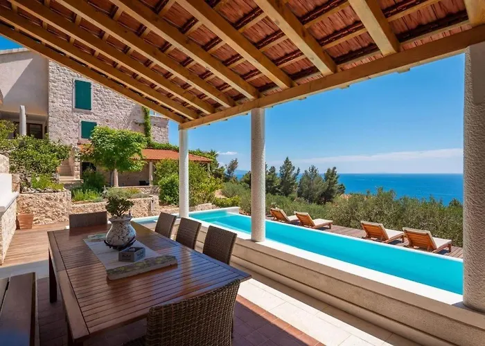 Dom wakacyjny House With A Swimming Pool Sveta Nedilja, Hvar - 22136 Jelsa (Hvar)