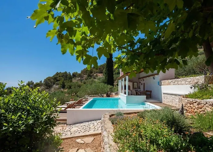 Dom wakacyjny House With A Swimming Pool Sveta Nedilja, Hvar - 22136 Jelsa (Hvar)